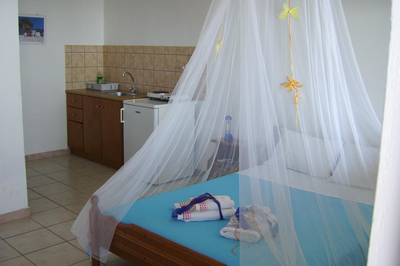 Studios Avra Akhladherí Buitenkant foto